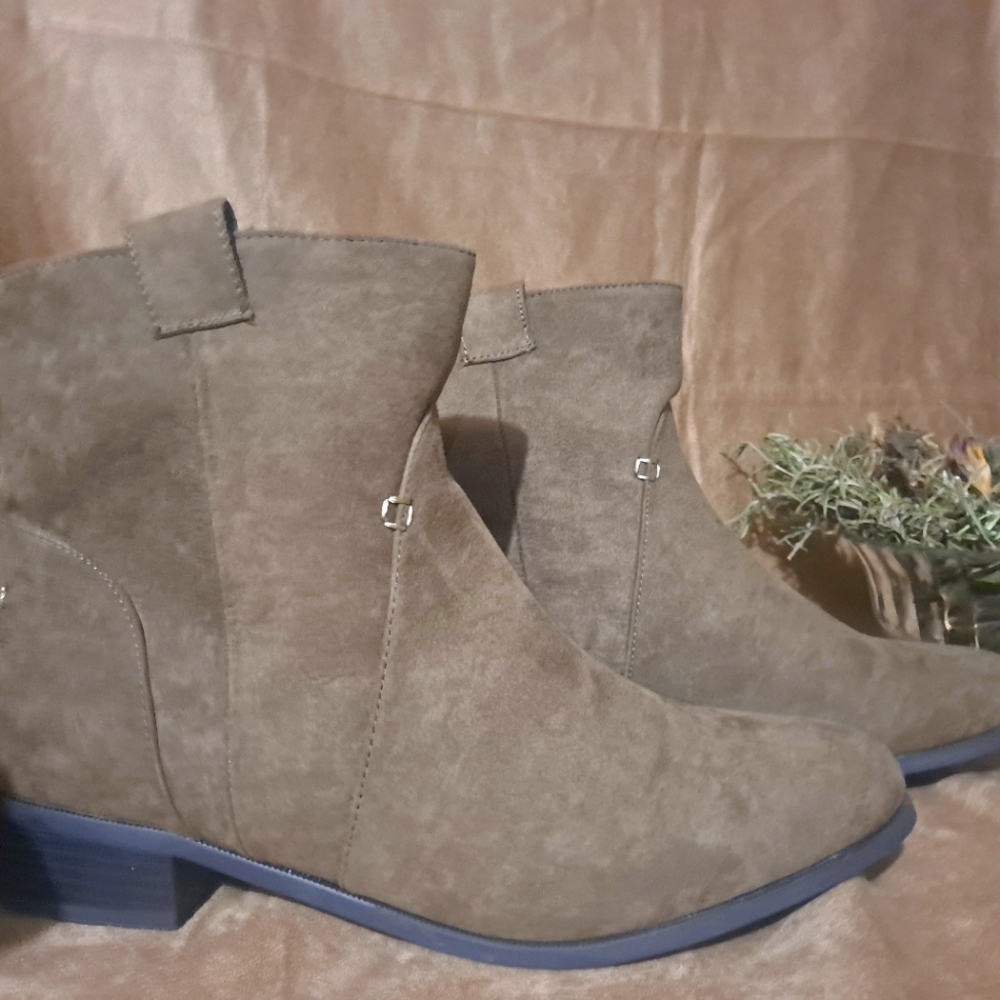 Ankle Boots Just Fab NWT